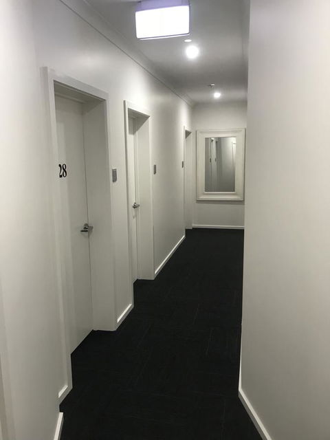 CROWN CENTRAL BUSINESS DISTRICT MOTEL - NO UNDER 18s - Holiday Find 22