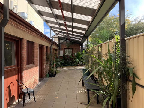 CROWN CENTRAL BUSINESS DISTRICT MOTEL - NO UNDER 18s - Holiday Find 3