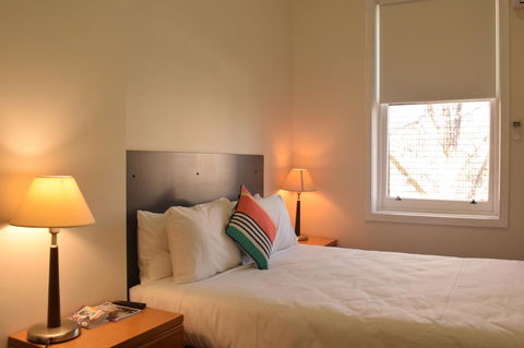 CROWN CENTRAL BUSINESS DISTRICT MOTEL - NO UNDER 18s - Holiday Find 32