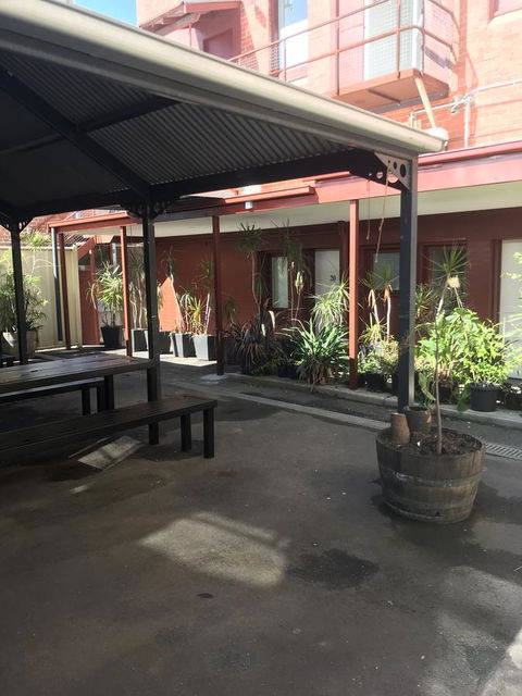 CROWN CENTRAL BUSINESS DISTRICT MOTEL - NO UNDER 18s - Holiday Find 20