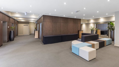 Oaks Melbourne On Market Hotel - Holiday Find 11