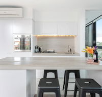Modern Apartment in the heart of St Kilda - Holiday Find
