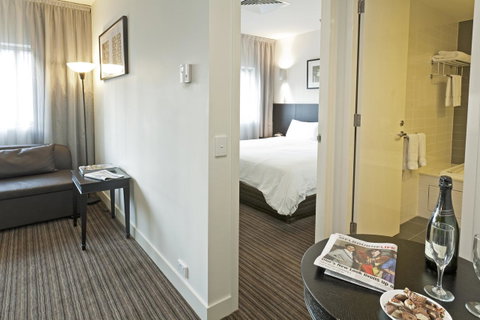 Causeway 353 Hotel - Holiday Find 33