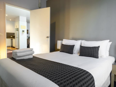 Riverside Apartments Melbourne (formerly Best Western Riverside Apartments) - Holiday Find 24