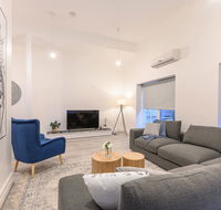 Unique 3 Bedroom Central CBD Townhouse - Holiday Find
