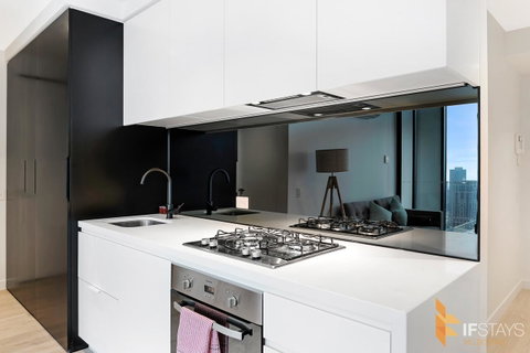 IFSuites (IFSTAYS) Light House Victoria One Apartment - Holiday Find 1
