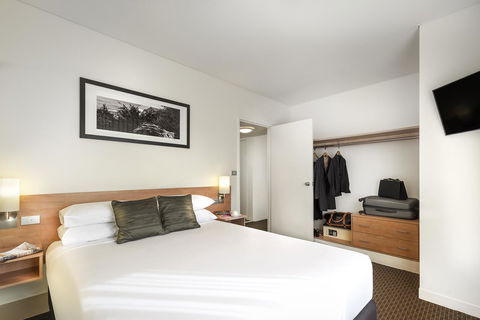 Ibis Melbourne Hotel And Apartments - Holiday Find 13