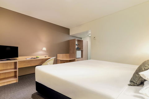 Ibis Melbourne Hotel And Apartments - Holiday Find 6