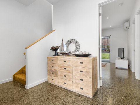 Aireys Ocean View - Holiday Find 11