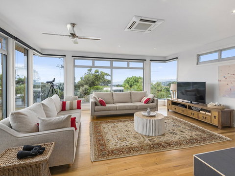 Aireys Ocean View - Holiday Find 0