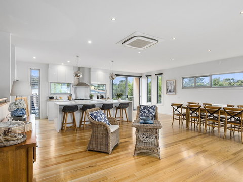 Aireys Ocean View - Holiday Find 5