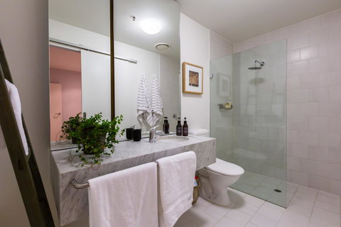 Auguste, Melbourne CBD Private Accommodation With Parking - Holiday Find 11