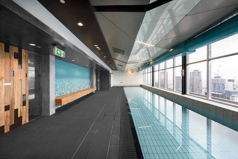 Auguste, Melbourne CBD Private Accommodation With Parking - Holiday Find 3