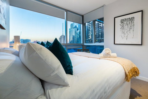 Auguste, Melbourne CBD Private Accommodation With Parking - Holiday Find 6