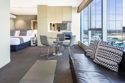 Novotel Melbourne Preston - Holiday Find 14