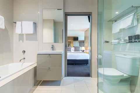 Novotel Melbourne Preston - Holiday Find 8