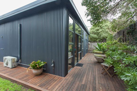 The Love Shack - Romantic Bungalow - Holiday Find 1