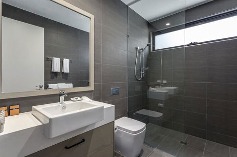 Blairgowrie Apartment 1 - On The Beach - Holiday Find 13