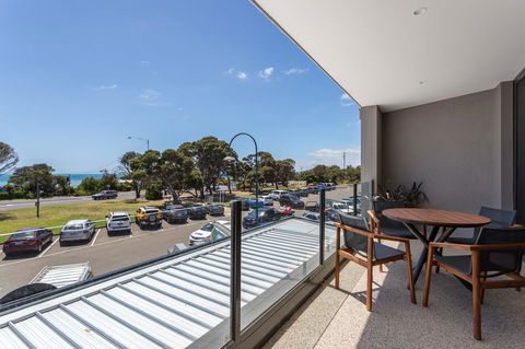 Blairgowrie Apartment 1 - On The Beach - Holiday Find 9
