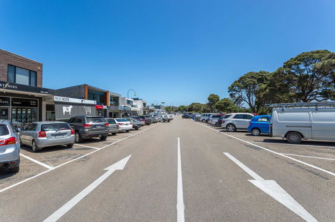 Blairgowrie Apartment 1 - On The Beach - Holiday Find 14
