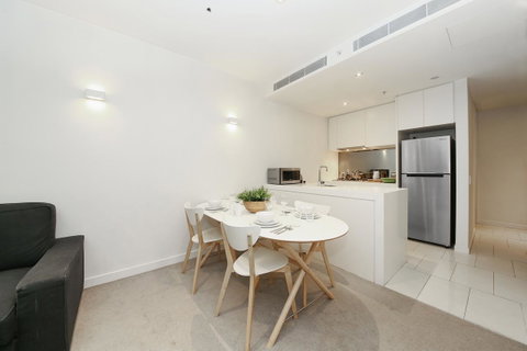 COZY 2BR Suites, FEDERATION SQUARE + FREE Parking - Holiday Find 7