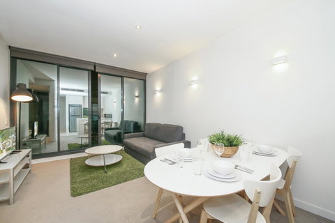 COZY 2BR Suites, FEDERATION SQUARE + FREE Parking - Holiday Find 4