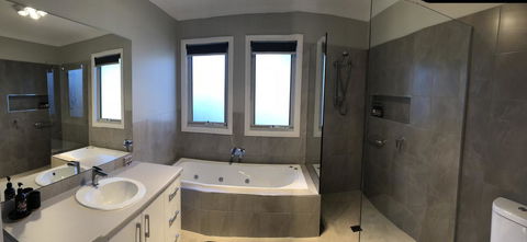 Luxury Abalina Cottages - Holiday Find 14