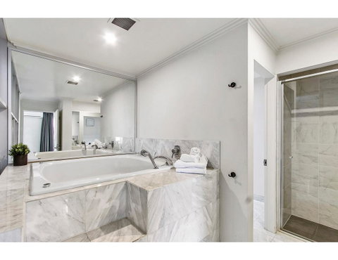 Sophisticated Modern 3 Bed Home In Foodie Paradise - Holiday Find 8