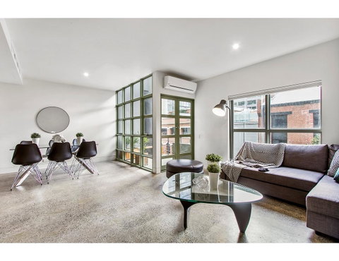 Sophisticated Modern 3 Bed Home In Foodie Paradise - Holiday Find 0