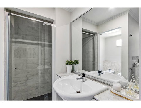 Sophisticated Modern 3 Bed Home In Foodie Paradise - Holiday Find 11