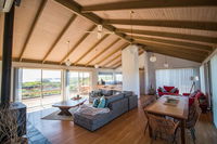 Book Peterborough Accommodation Vacations Holiday Find Holiday Find