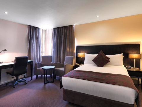 Hotel Grand Chancellor Melbourne - Holiday Find 11
