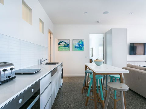 Lansdowne Villa - With Swimming Pool - Holiday Find 6