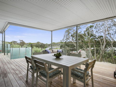 Lansdowne Villa - With Swimming Pool - Holiday Find 7