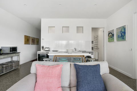 Lansdowne Villa - With Swimming Pool - Holiday Find 3