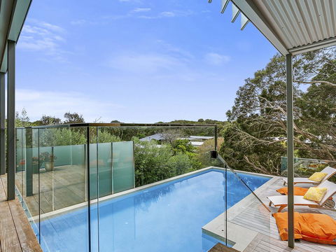 Lansdowne Villa - With Swimming Pool - Holiday Find 0