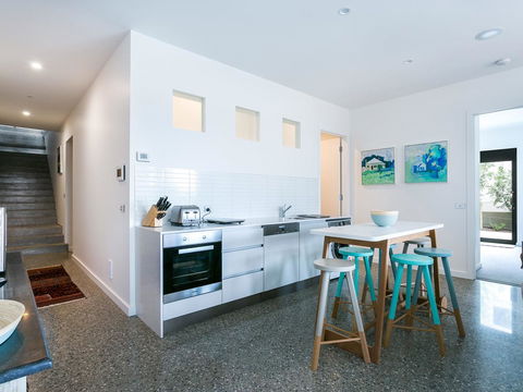 Lansdowne Villa - With Swimming Pool - Holiday Find 8