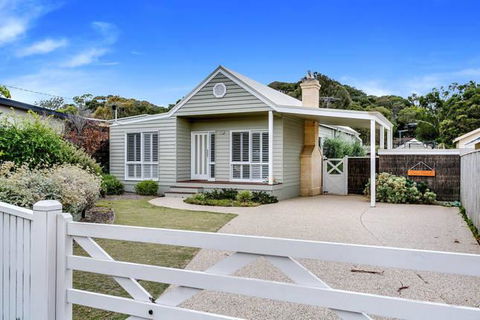 Cute Cottage On Cain - Beach At End Of Street - Holiday Find 0