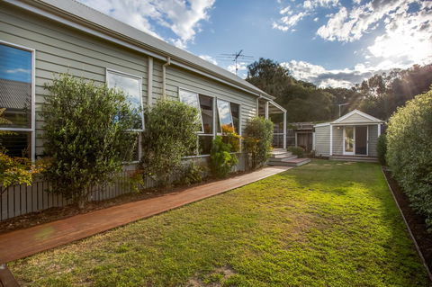 Cute Cottage On Cain - Beach At End Of Street - Holiday Find 9