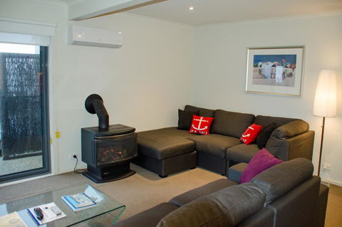 5 Whitecrest Great Ocean Road Resort - Ocean Views - Holiday Find 17