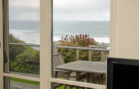 5 Whitecrest Great Ocean Road Resort - Ocean Views - Holiday Find 24