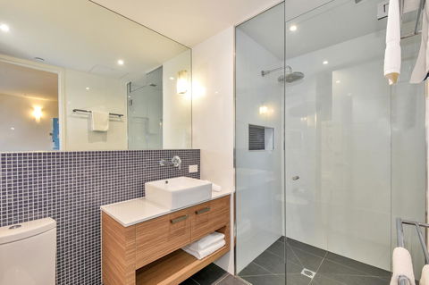 Vue Apartments Geelong - Holiday Find 12