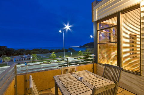 Lornebeach Apartments - Holiday Find 2
