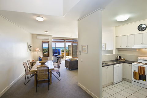 Lornebeach Apartments - Holiday Find 38