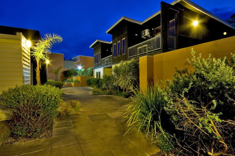 Lornebeach Apartments - Holiday Find 6
