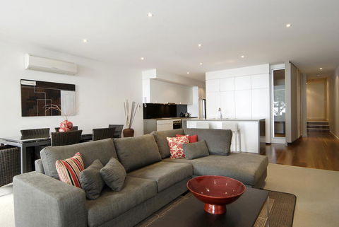 C-Scape Water Front Apartment - Holiday Find 4