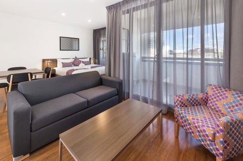 City Edge Dandenong Apartment Hotel - Holiday Find 0