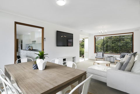 Fairhills - NEW LISTING, Beautifully Styled - Holiday Find 1