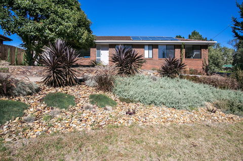 Fairhills - NEW LISTING, Beautifully Styled - Holiday Find 8