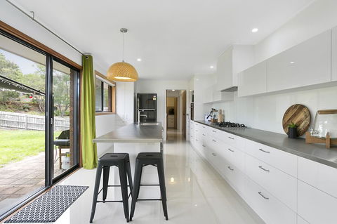 Fairhills - NEW LISTING, Beautifully Styled - Holiday Find 0